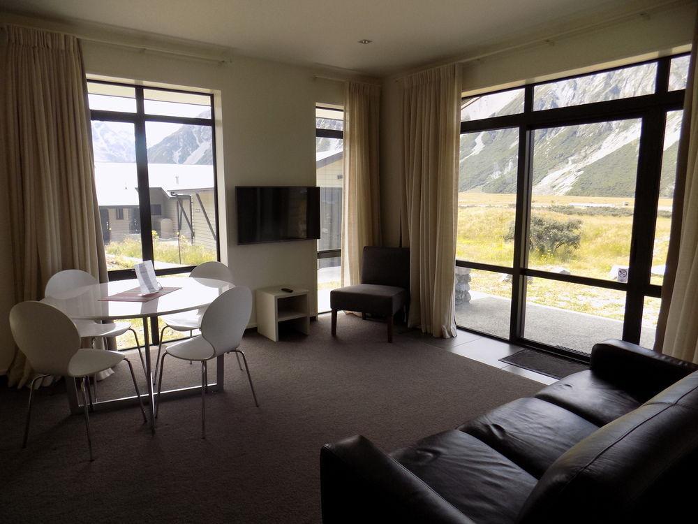 Aoraki Court Motel Aoraki / Mount Cook Екстериор снимка